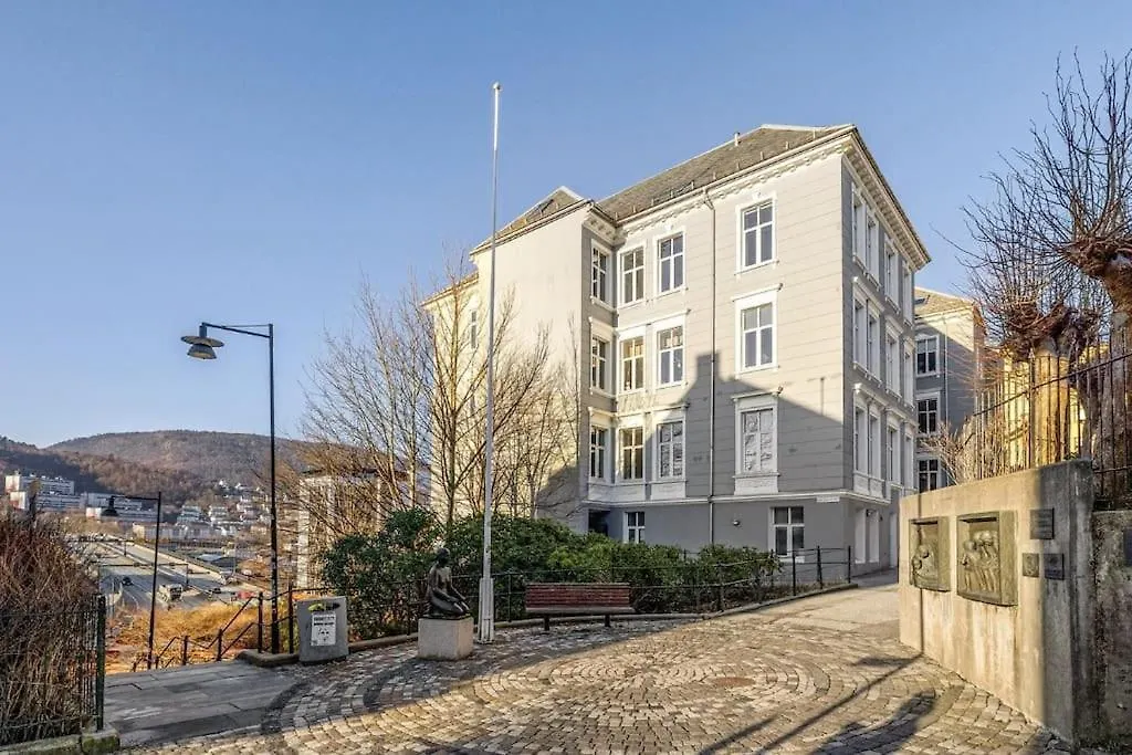 Modern Apartment With Panoramic View In Central Bergen Norway