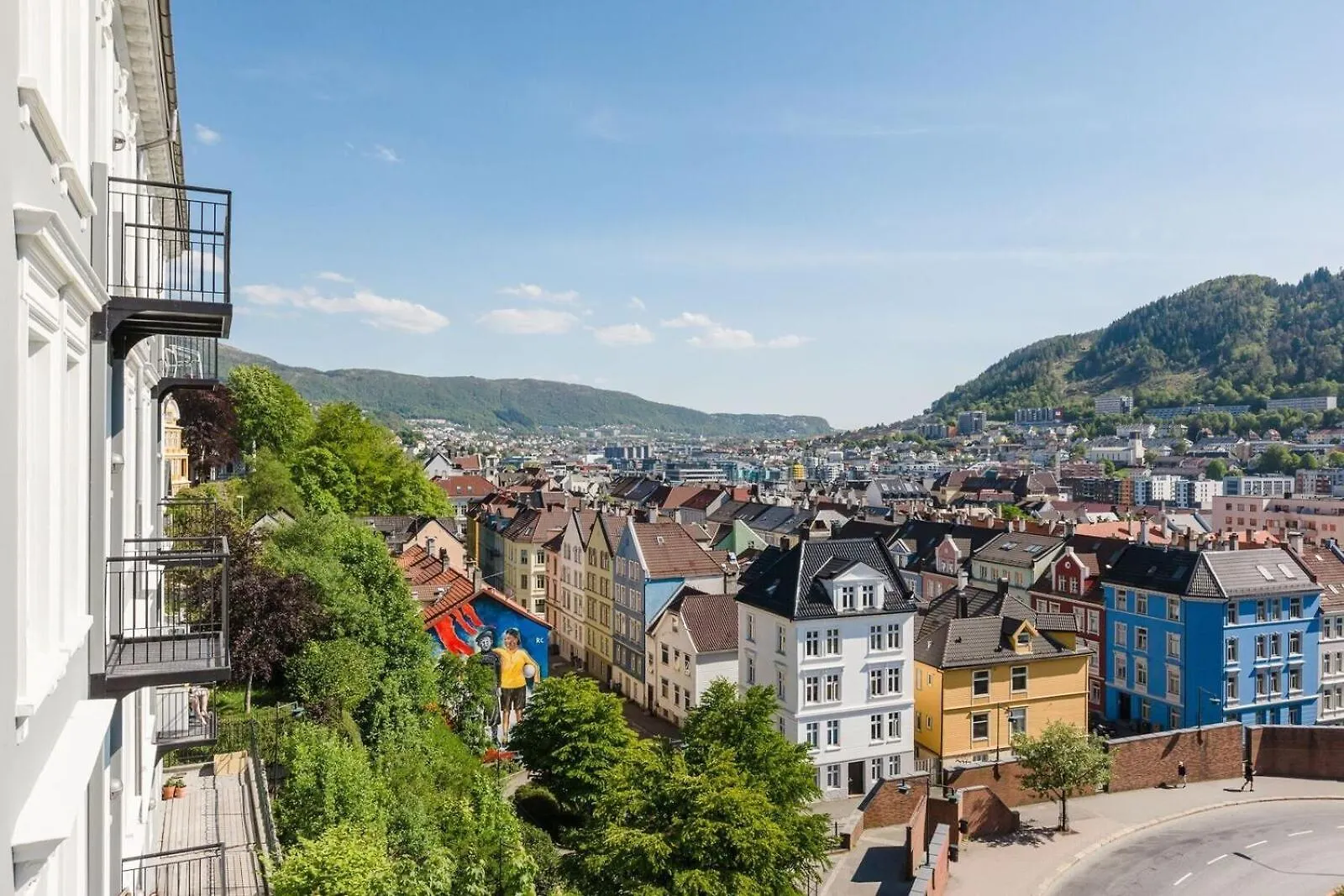 Modern Apartment With Panoramic View In Central Bergen