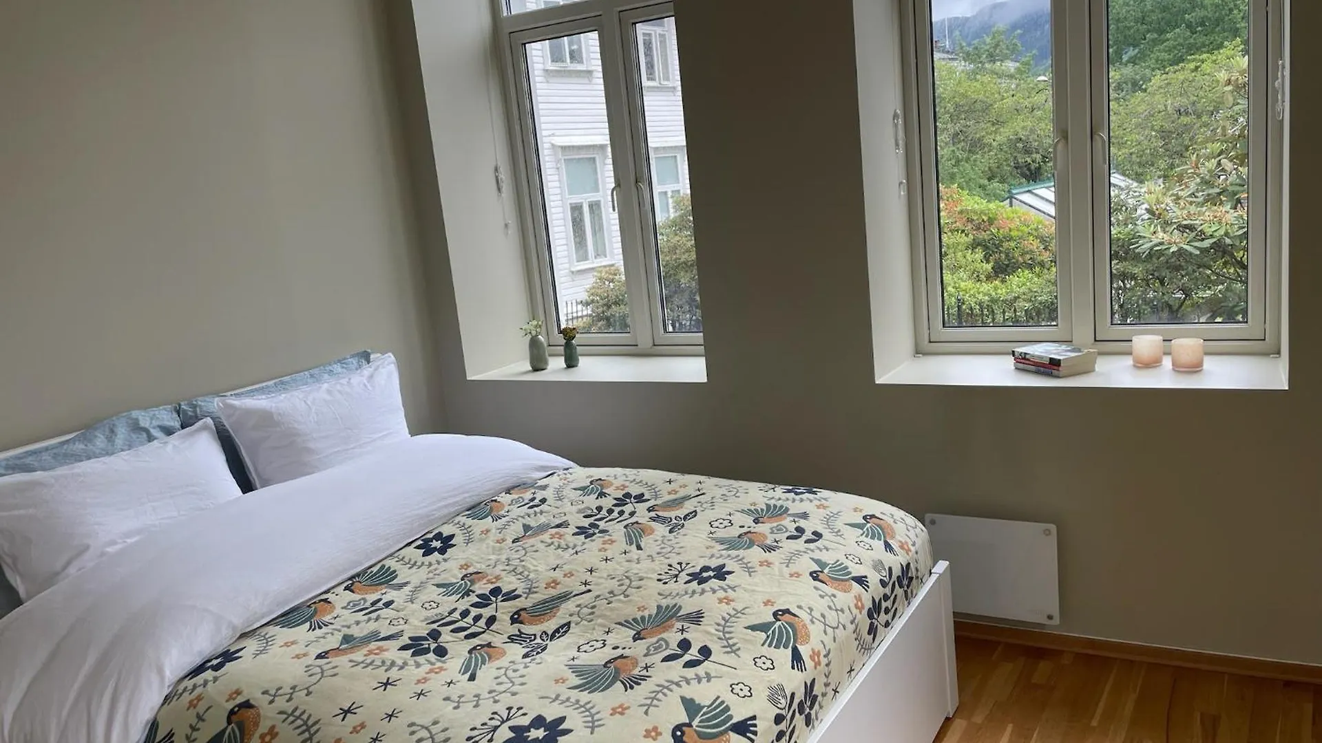 Modern Apartment With Panoramic View In Central Bergen